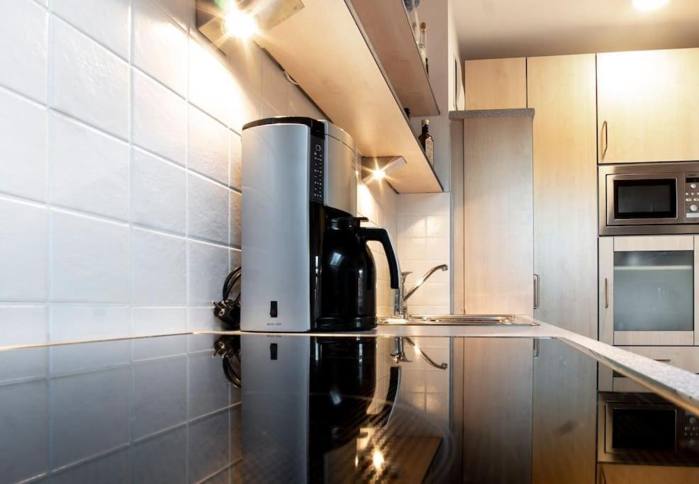 Luxury Living Near Weissensee +Balcony +Netflix 福森 外观 照片