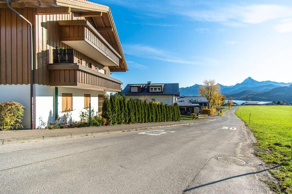 Luxury Living Near Weissensee +Balcony +Netflix 福森 外观 照片